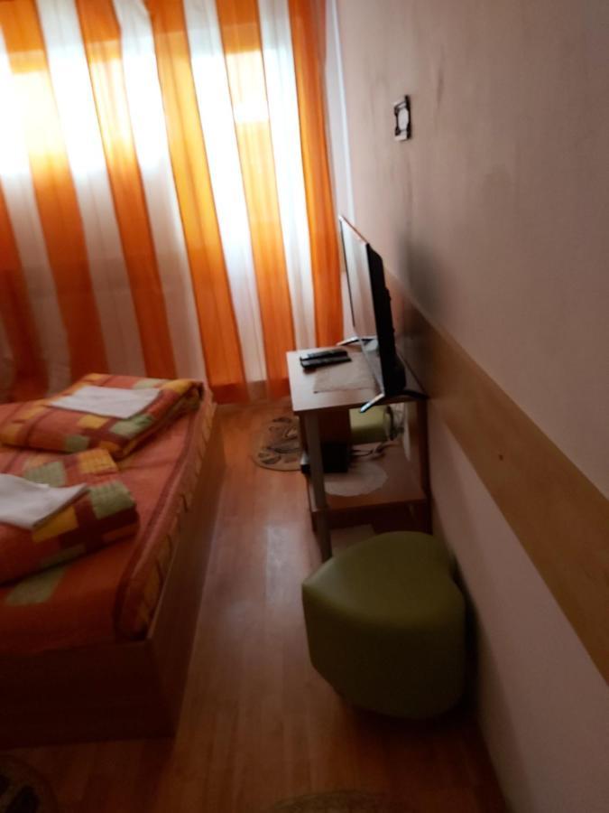 Hotel Turist Resita Eksteriør bilde